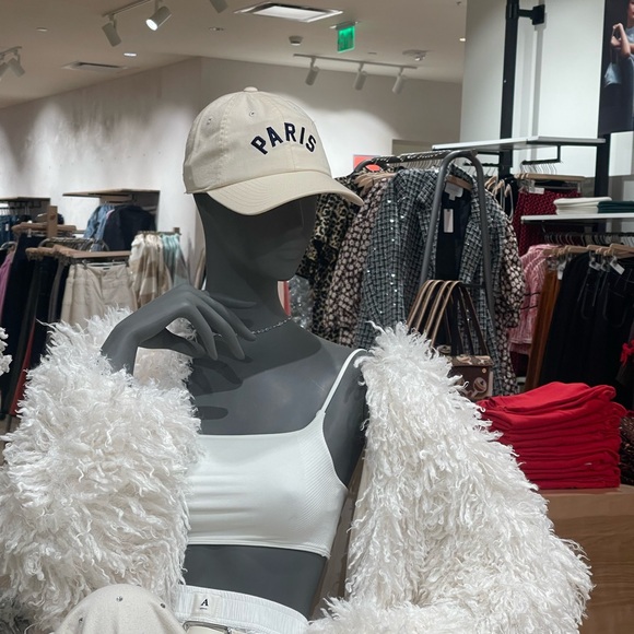 Meet your Posher, Francesca - Picture 1 of 1